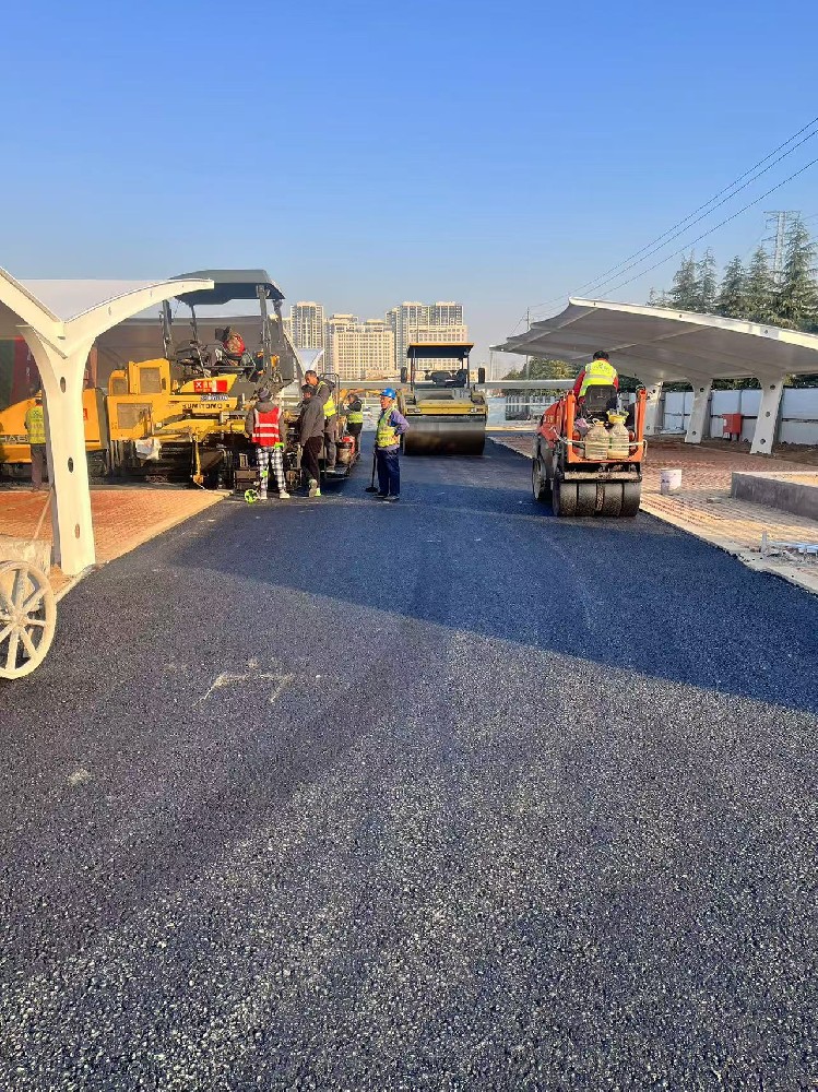 鄭州瀝青路面冬季施工注意事項