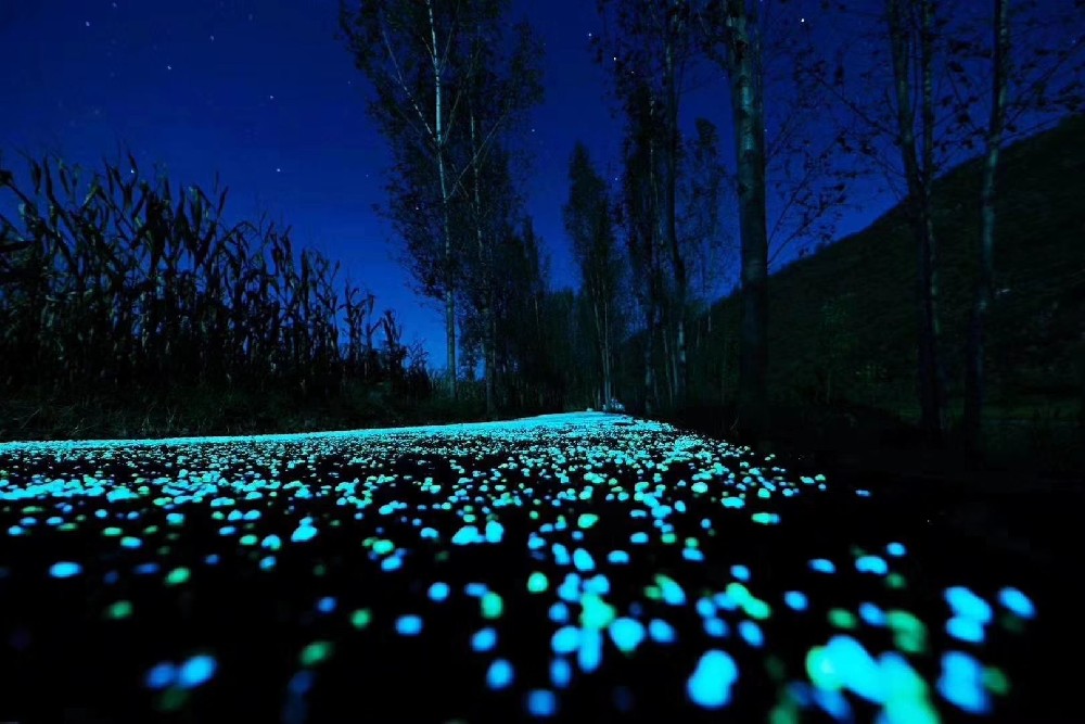 夜光路面為什么會發光呢？